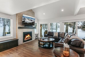 Indoors, Architecture, Building, Furniture, Living Room