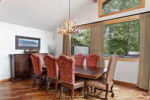 Architecture, Building, Dining Room, Dining Table, Furniture