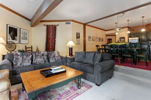 Home Decor, Living Room, Furniture, Indoors, Table