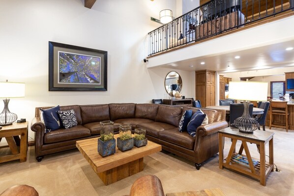 Furniture, Living Room, Room, Indoors, Couch