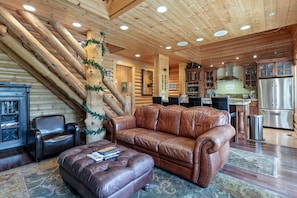 Indoors, Living Room, Furniture, Couch, Hardwood