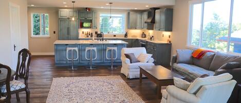 Light-filled living room & kitchen