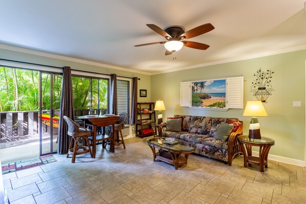Nicely decorated with Hawaiian inspired decor and furnishings