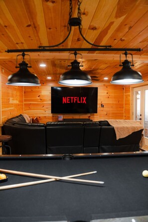 Game Room with 20+ Games