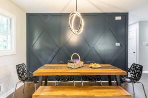 Stylish Dining perfect for photos and dining pics