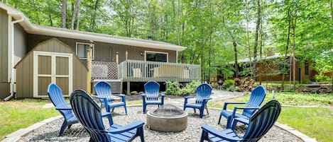 Gouldsboro Vacation Rental | 3BR | 2BA | 1,100 Sq Ft | 3 Stairs to Enter