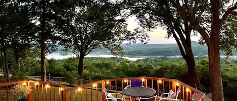 Welcome to the Sunset Oasis in the foothills of the Ozark’s!