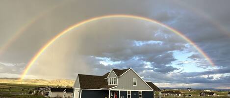 Welcome to R&R Lodging in beautiful Three Forks, MT