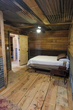 Bedroom with Queen Bed
