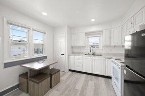 Fully equipped kitchen