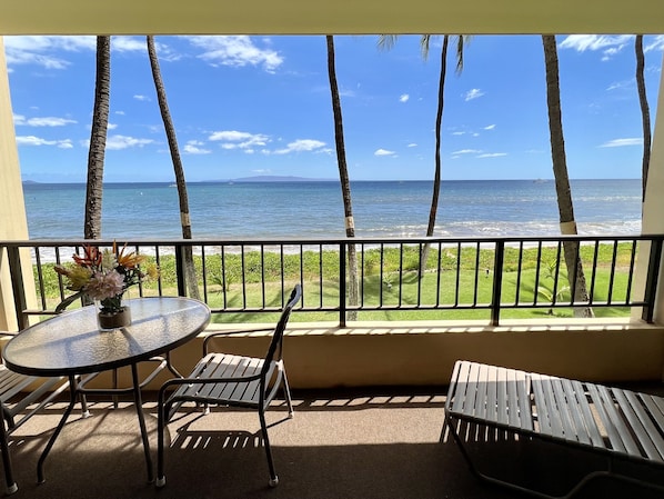 You could be sitting here with an oceanfront view of Molokini and Kaho'olawe.