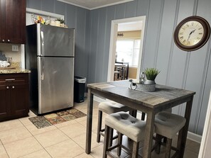 Spacious eat-in kitchen nook