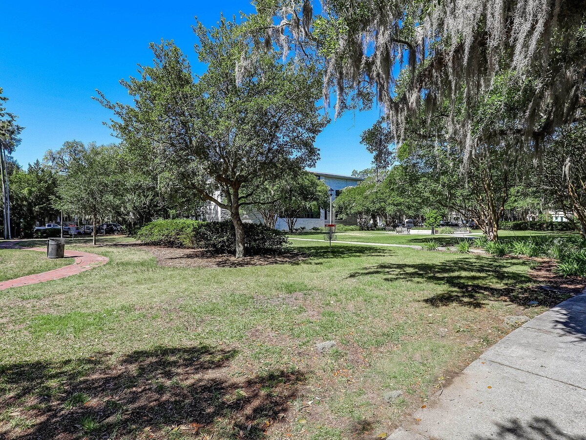 Funky 2 Bedroom in Starland | Heated Pool Access | Flex Cancelation | By Southern Belle Savannah