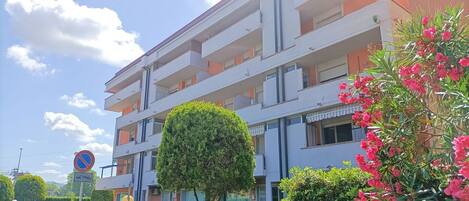 Modern apartment for rent in Camaiore.