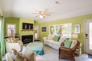 12 Sandpiper - Living Room