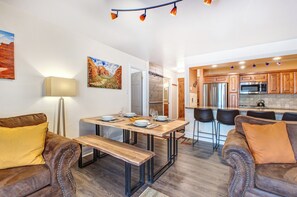 Resort Plaza 5024 has an open concept dining and living area.