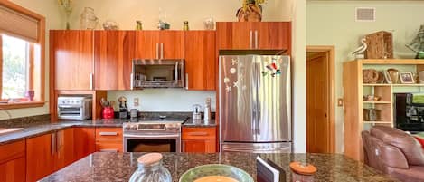 Kitchen with full sized appliances 