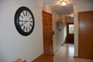 Entry area and exit to the deck area