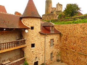 La fortresse ruine du Herisson