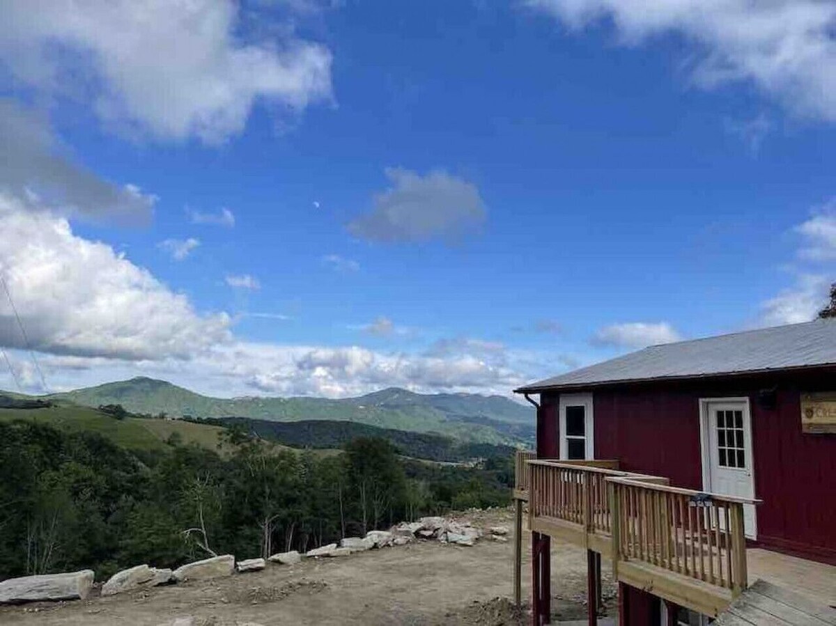 Crestview-Spectacular 3 bed 3 bath 5 min to slopes