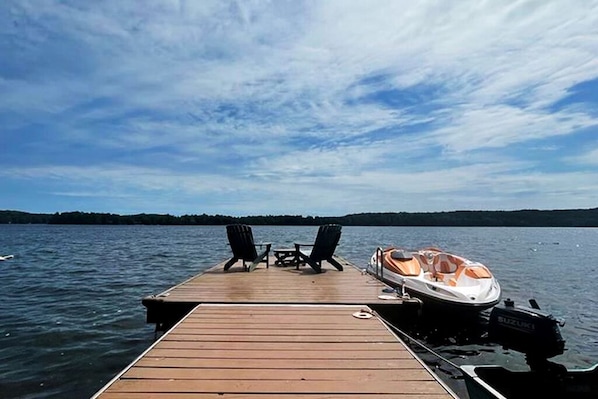 Everyone admires the stunning views of the lake. 