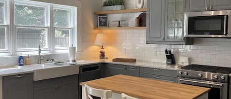 Kitchen Island for dining