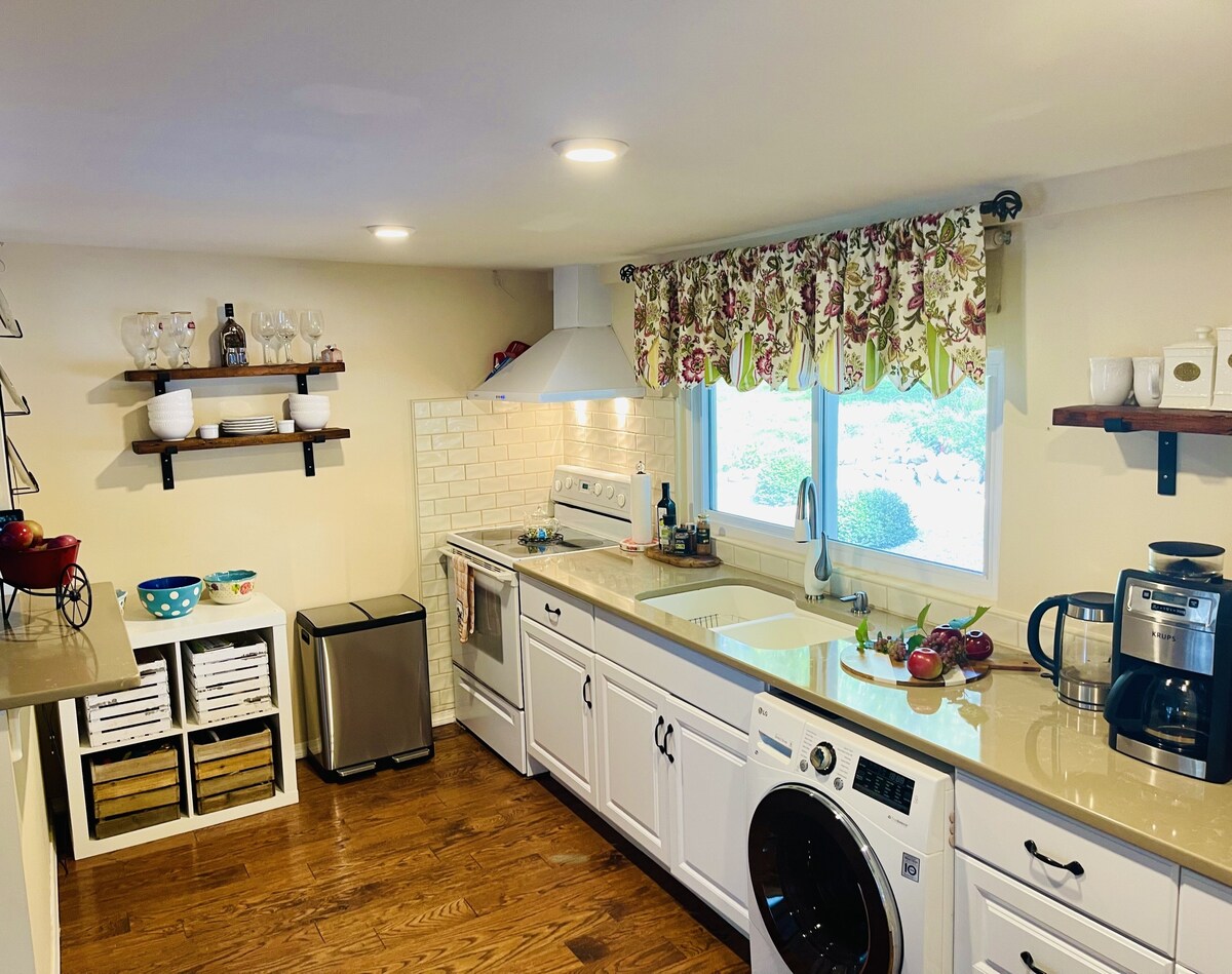 NEW! Charming Lakefront House