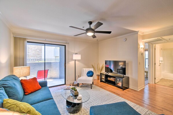 Phoenix Vacation Rental | 2BR | 2BA | 1,076 Sq Ft | Step-Free Access
