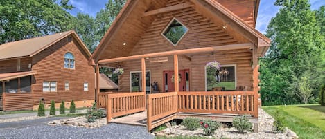 Gatlinburg Vacation Rental | 1BR | 2BA | 1,400 Sq Ft | Step-Free Access