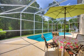 Patio Seating for Guests to Enjoy the Florida Sunshine!