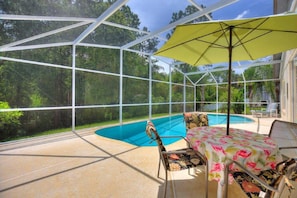 Patio Seating for Guests to Enjoy the Florida Sunshine!