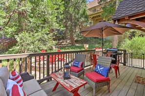 Cabin Exterior | Deck | Gas Grill | Beach Towels | Gas Fire Pit