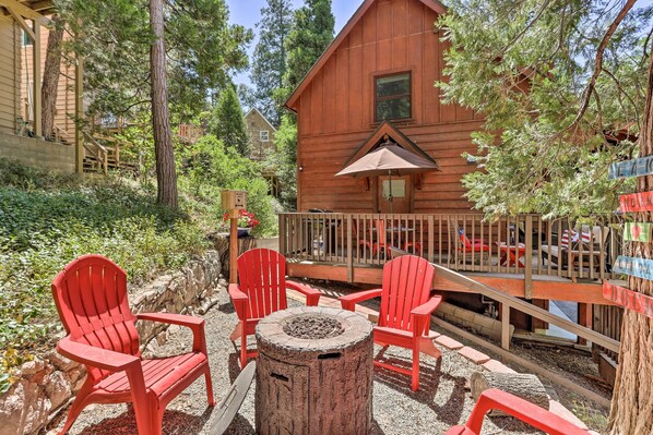 Lake Arrowhead Vacation Rental | 1,513 Sq Ft | 3BR | 2BA | Stairs Required