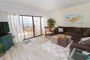 St. Augustine Ocean Front Rentals Living Room