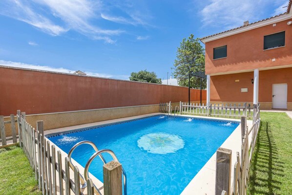 Property building,Garden,Swimming pool