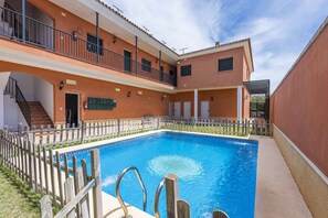 Property building,Garden,Swimming pool