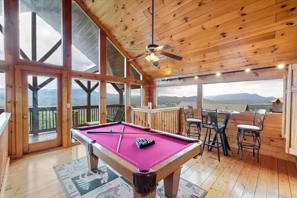 Heavenly Peak Lodge's game room with views