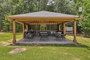 Community Pavilion | 5' Gas Grill (Propane Provided) | Crawfish Boiler