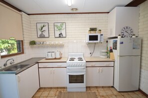Casa Cinco Kalbarri - Kalbarri Accommodation Service