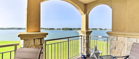Corsicana Vacation Rental | 2BR | 2BA | 1,204 Sq Ft | Step-Free Elevator Access