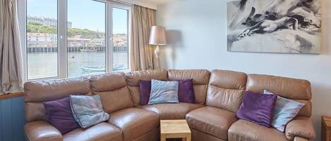 Safe Haven, Whitby - Host & Stay