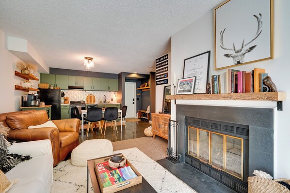 Londonderry Vacation Rental | 1BR | 1BA | 650 Sq Ft | 9 Outdoor Stairs to Access