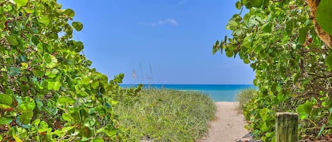 Jensen Beach Vacation Rental | 2BR | 2BA | 1,200 Sq Ft | Step-Free Access