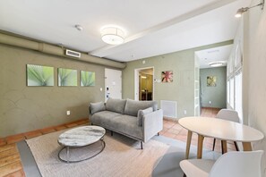 Your Kasa experience begins before arrival: we send check-in instructions via email