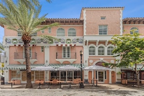 Explore all Miami Beach has to offer!