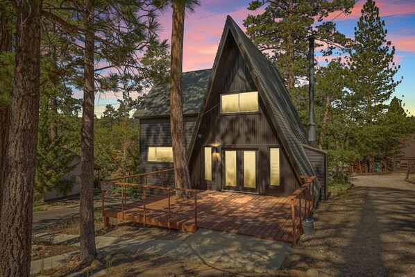 Welcome to Midnight Chalet, a 2 bedroom 1 bath cabin located centrally in Big Bear Lake.