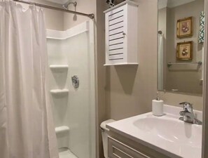Full size Master Bath w/ Walk in Shower 