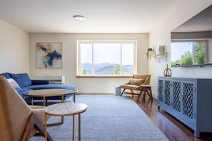 Large living room with mountain views