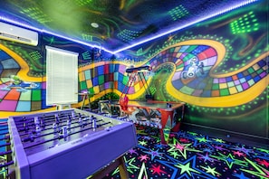 GAMES ROOM