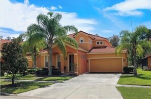 Your large luxury 5 Bed villa